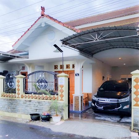 Twentynine Homestay Баньювангі Екстер'єр фото